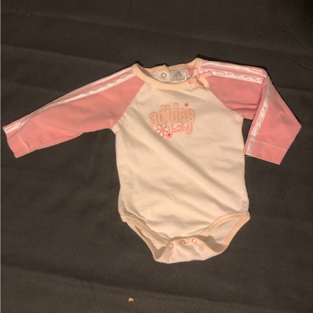 ⭐️⭐️Addidas 24 HR DISCOUNT⭐️⭐️ - Picture 4 of 5